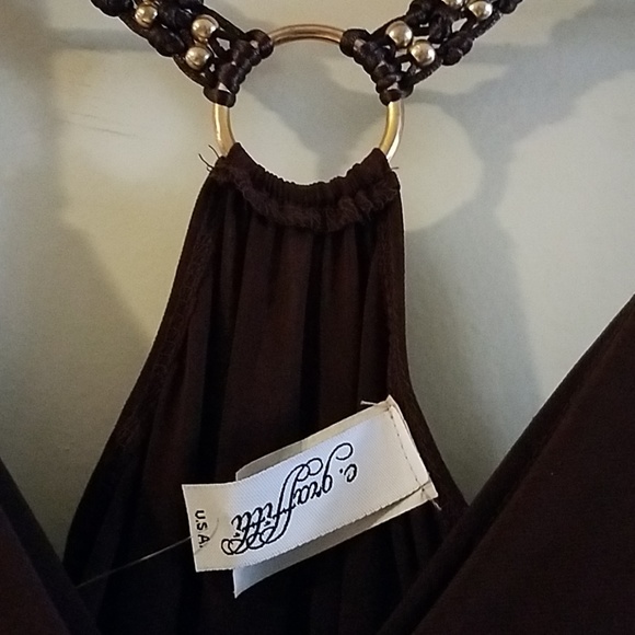 Sleevless Top Bra Built In - Picture 2 of 3